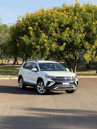 VOLKSWAGEN TAOS 1.4 250 TSI TOTAL FLEX COMFORTLINE AUTOMÁTICO